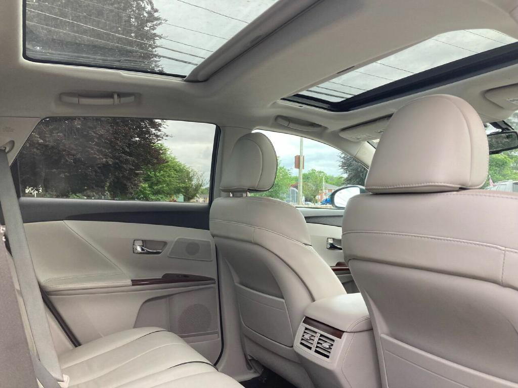 2012 Toyota Venza Image 13