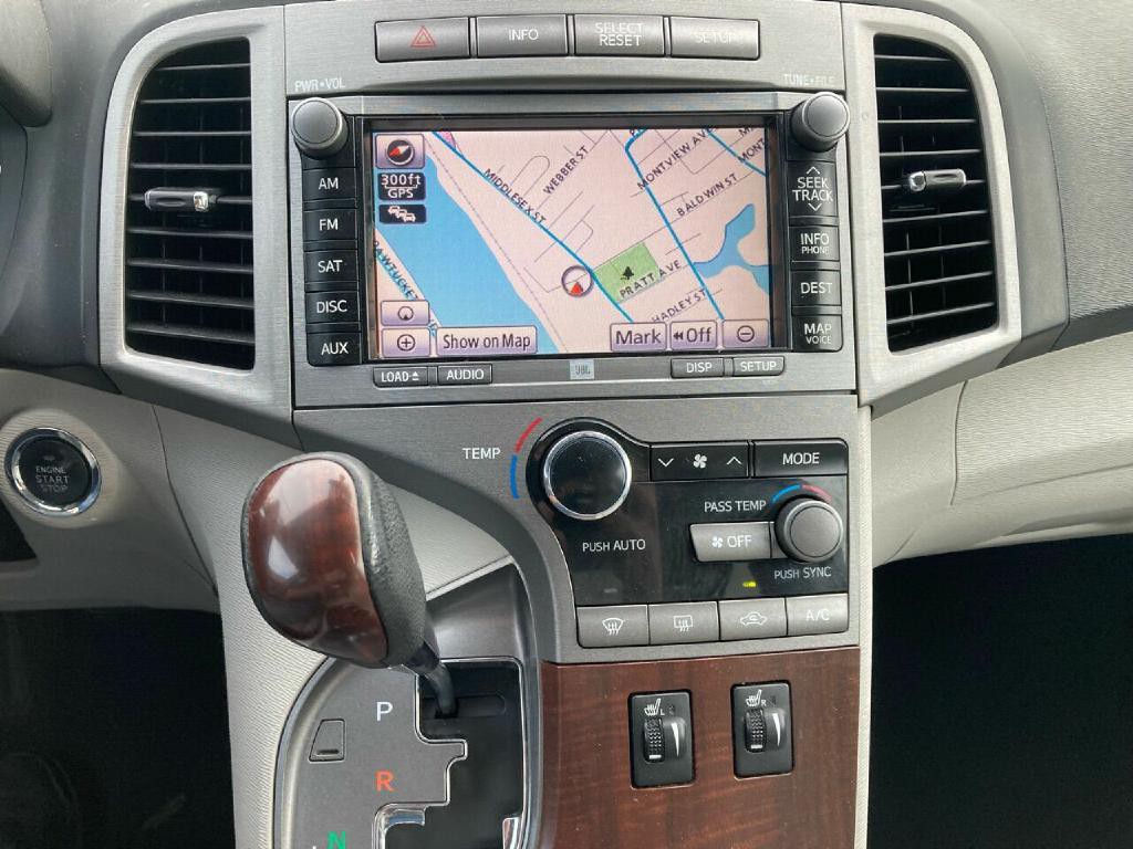 2012 Toyota Venza Image 16