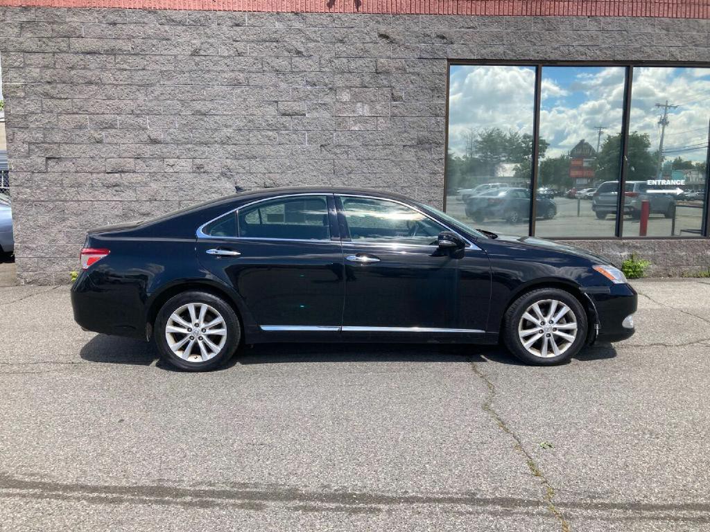 2010 Lexus ES 350 Image 2