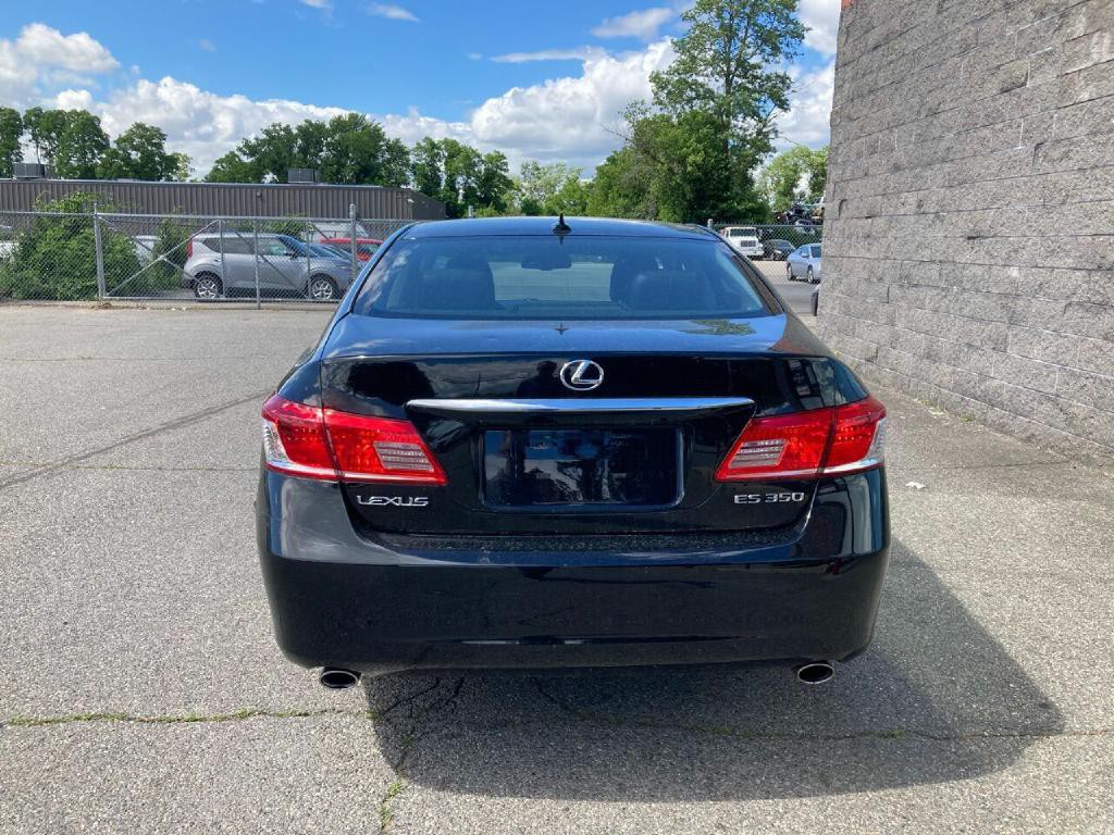 2010 Lexus ES 350 Image 16