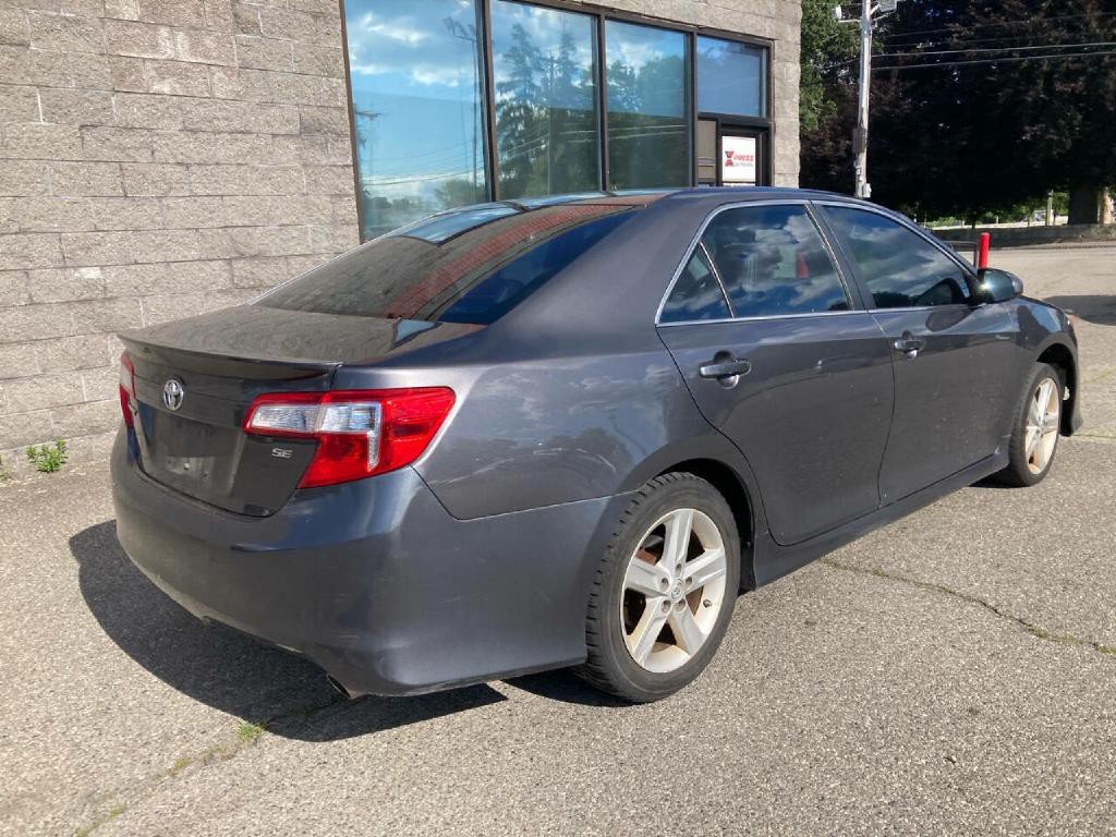 2013 Toyota Camry Image 3