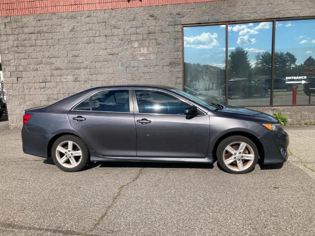 2013 Toyota Camry Image 4