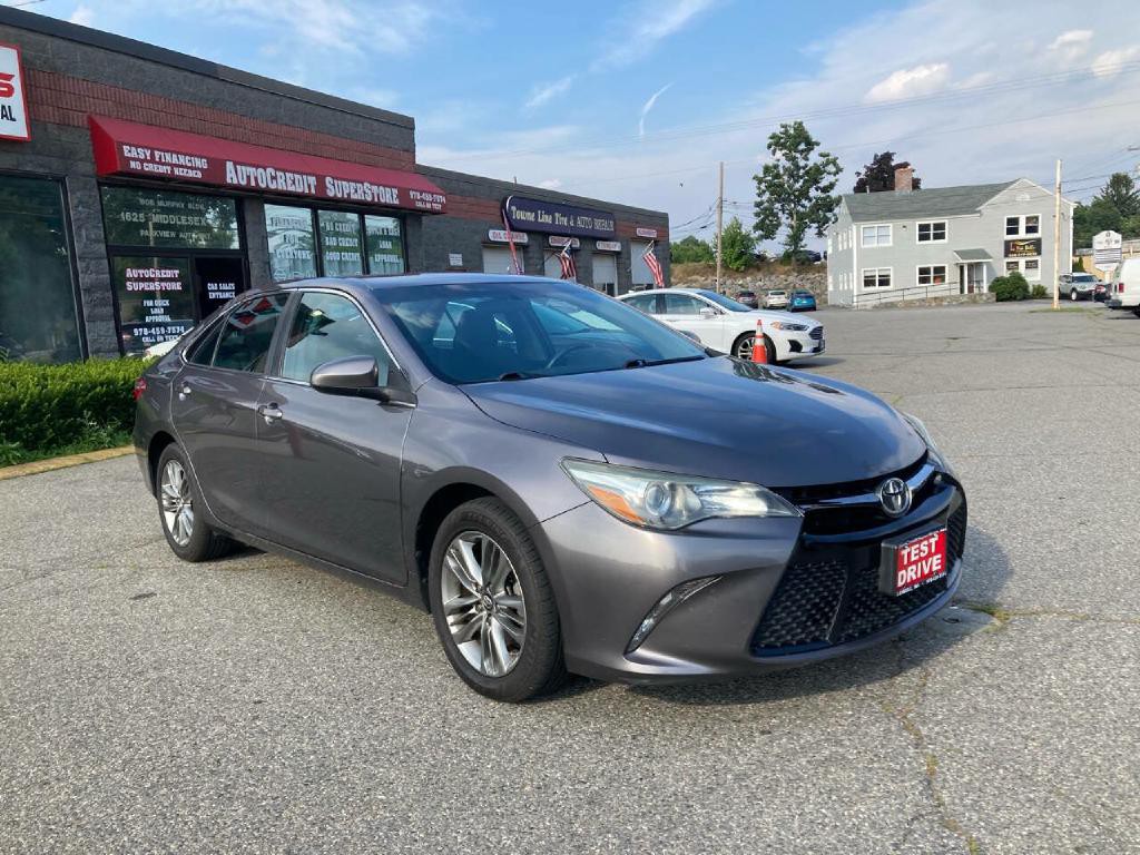 2016 Toyota Camry Image 2