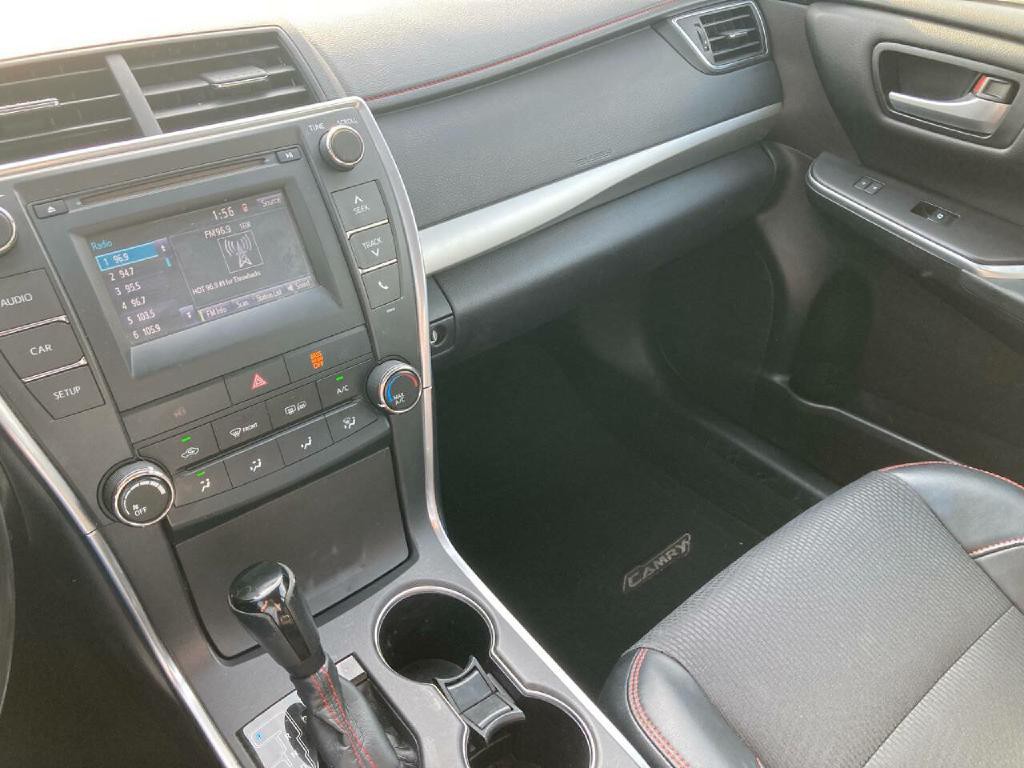 2016 Toyota Camry Image 7
