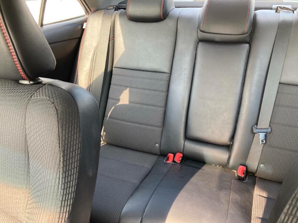 2016 Toyota Camry Image 8