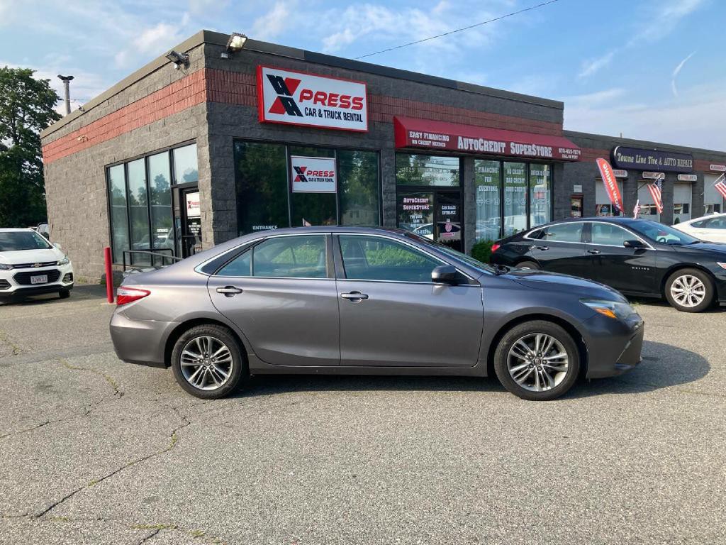 2016 Toyota Camry Image 19