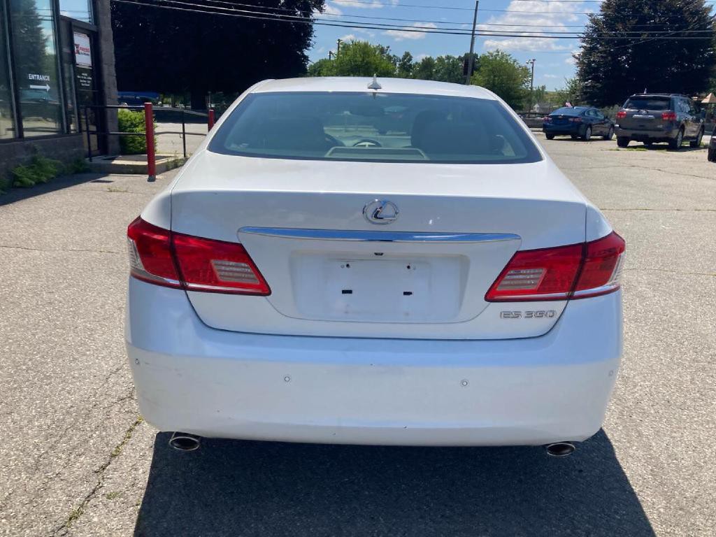 2012 Lexus ES 350 Image 12