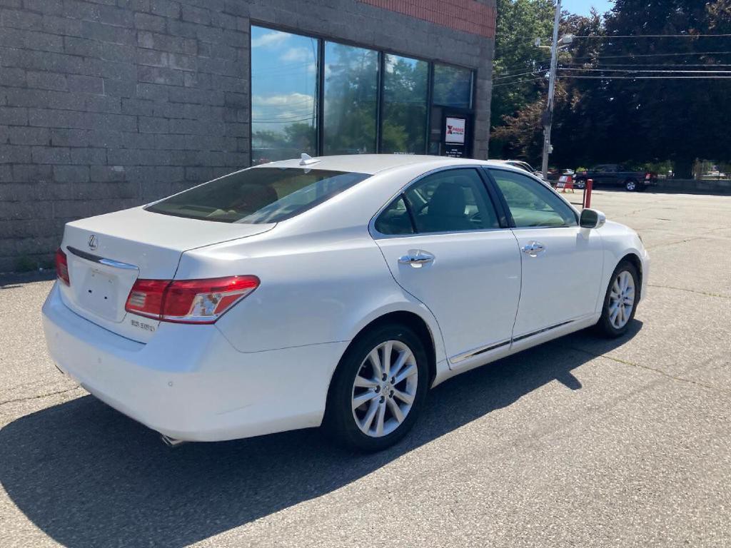 2012 Lexus ES 350 Image 13