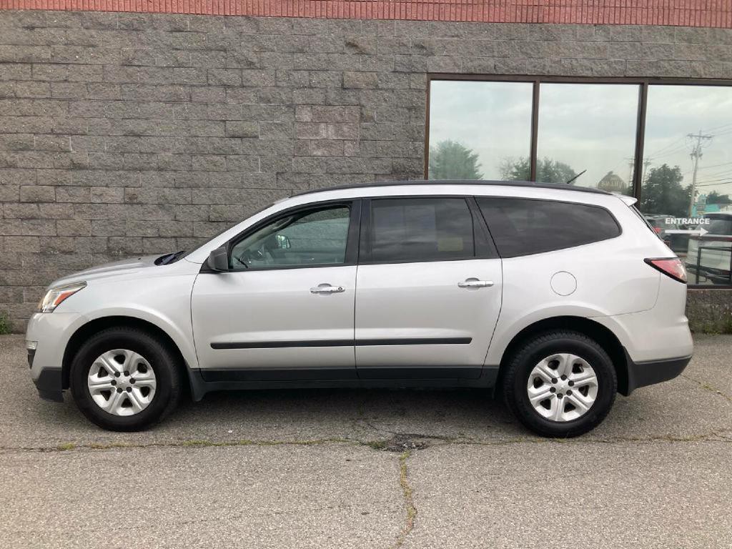 2016 Chevrolet Traverse Image 2