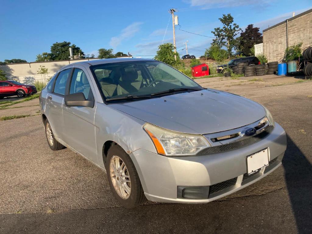 2010 Ford Focus Image 2