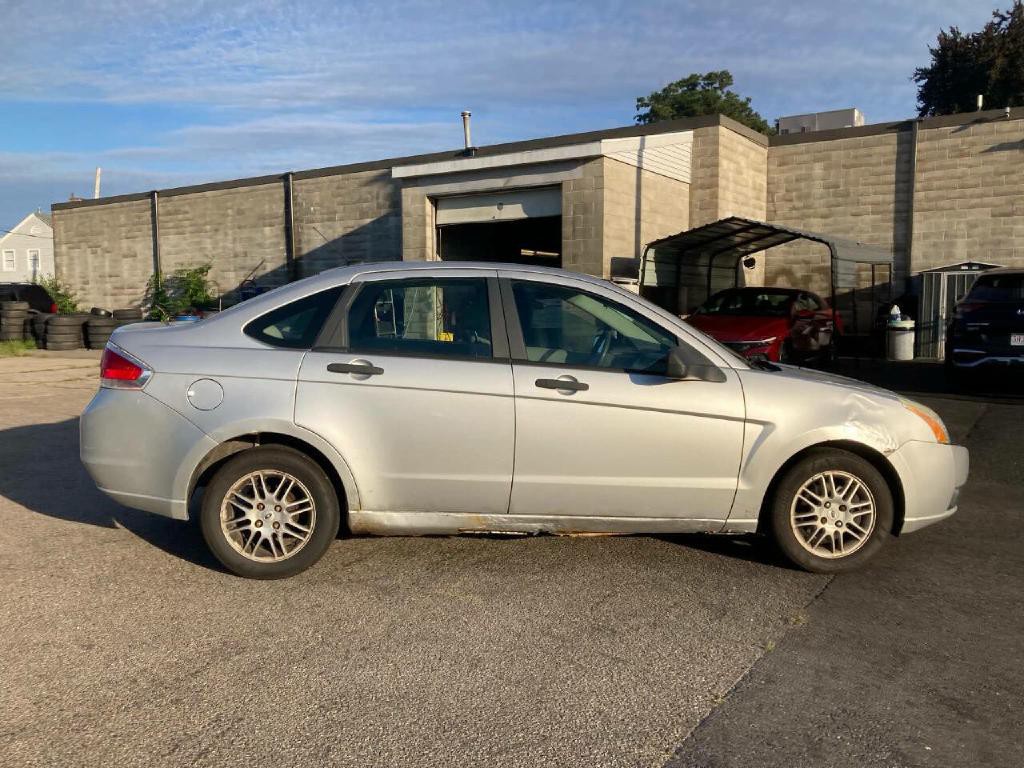 2010 Ford Focus Image 3