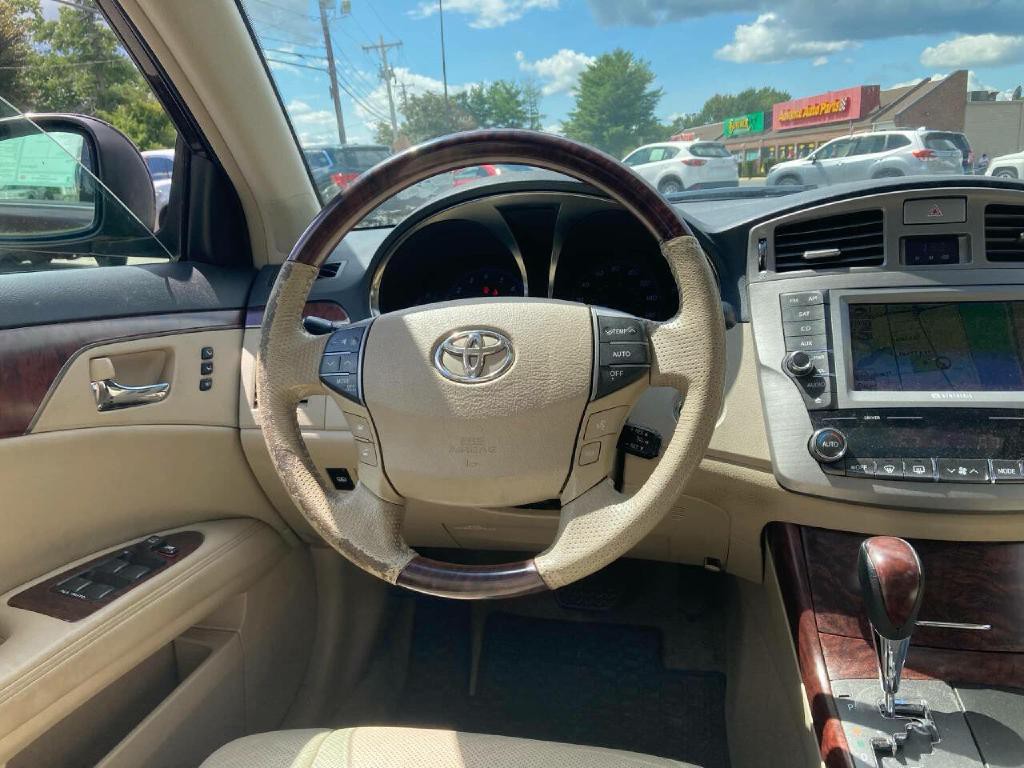2011 Toyota Avalon Image 10