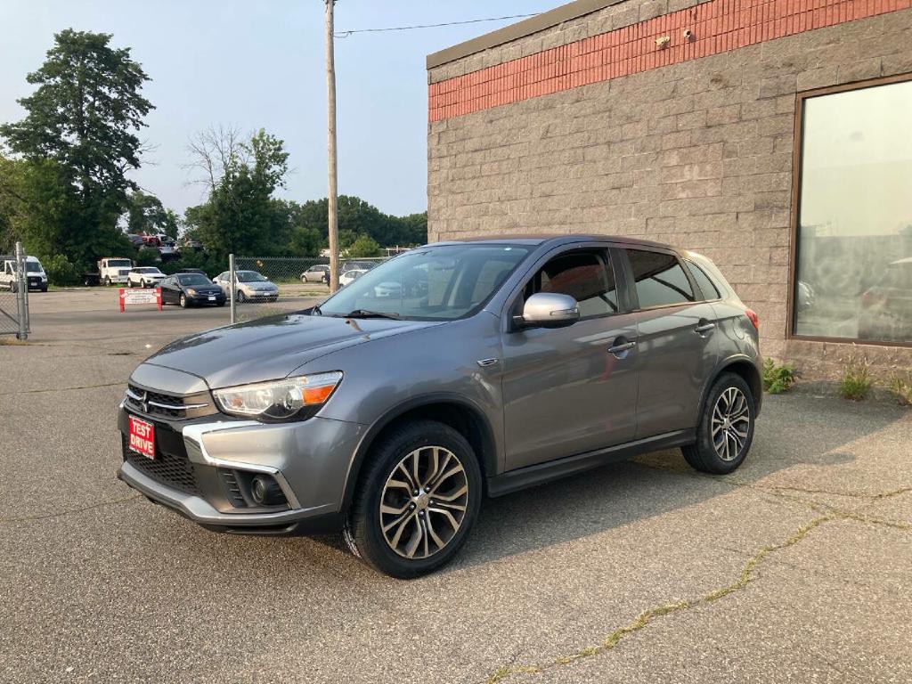 2019 Mitsubishi Outlander Image 2