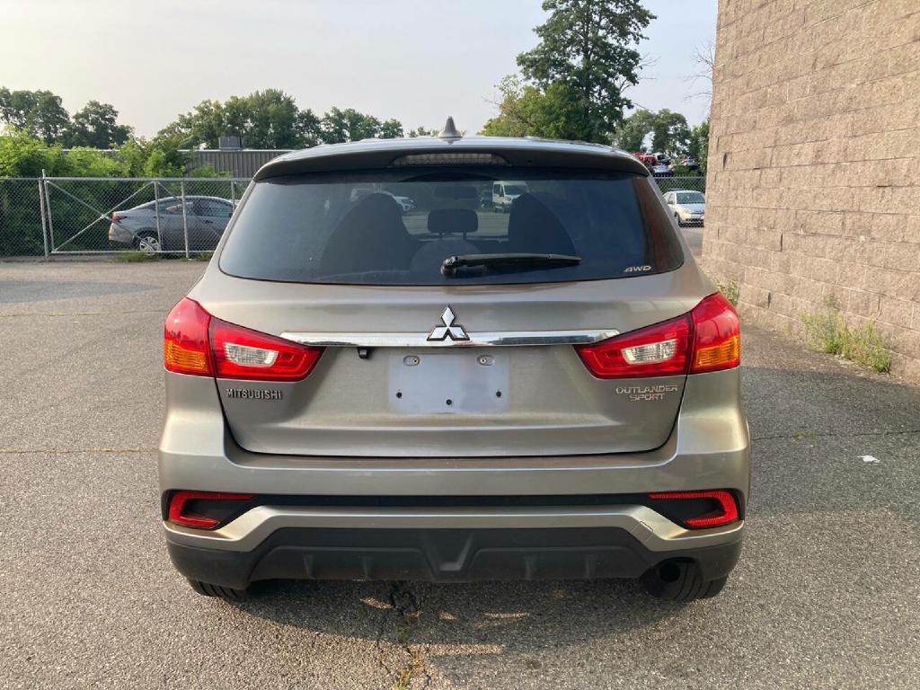 2019 Mitsubishi Outlander Image 9