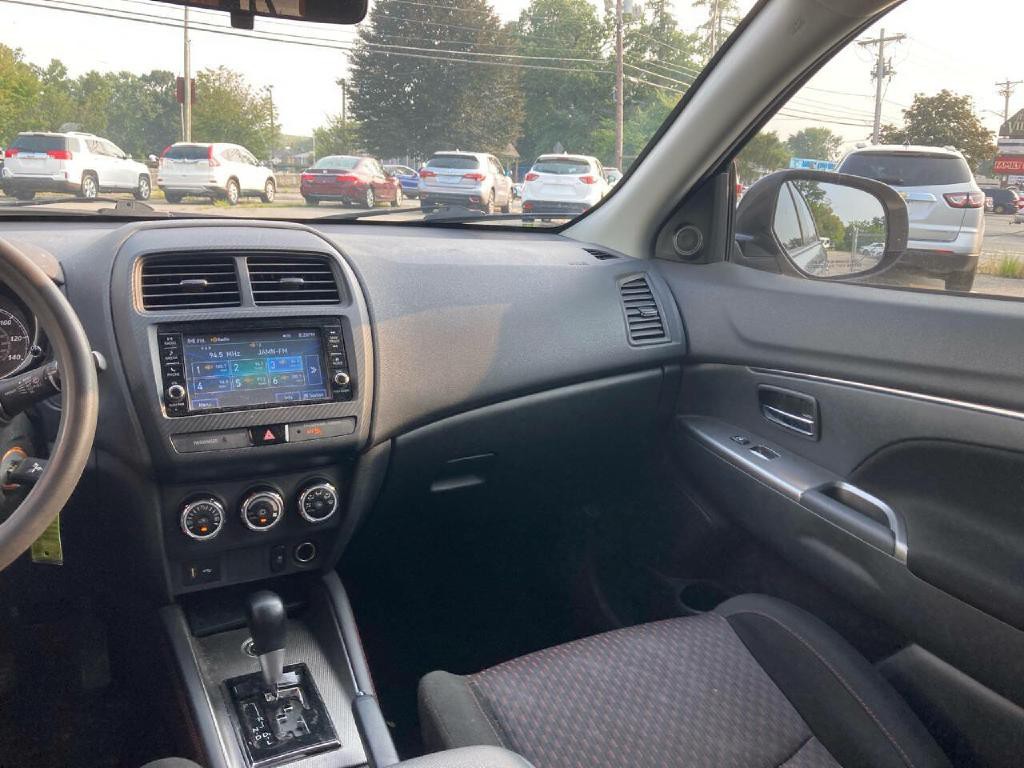 2019 Mitsubishi Outlander Image 11