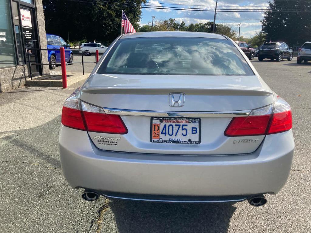 2015 Honda Accord Image 8