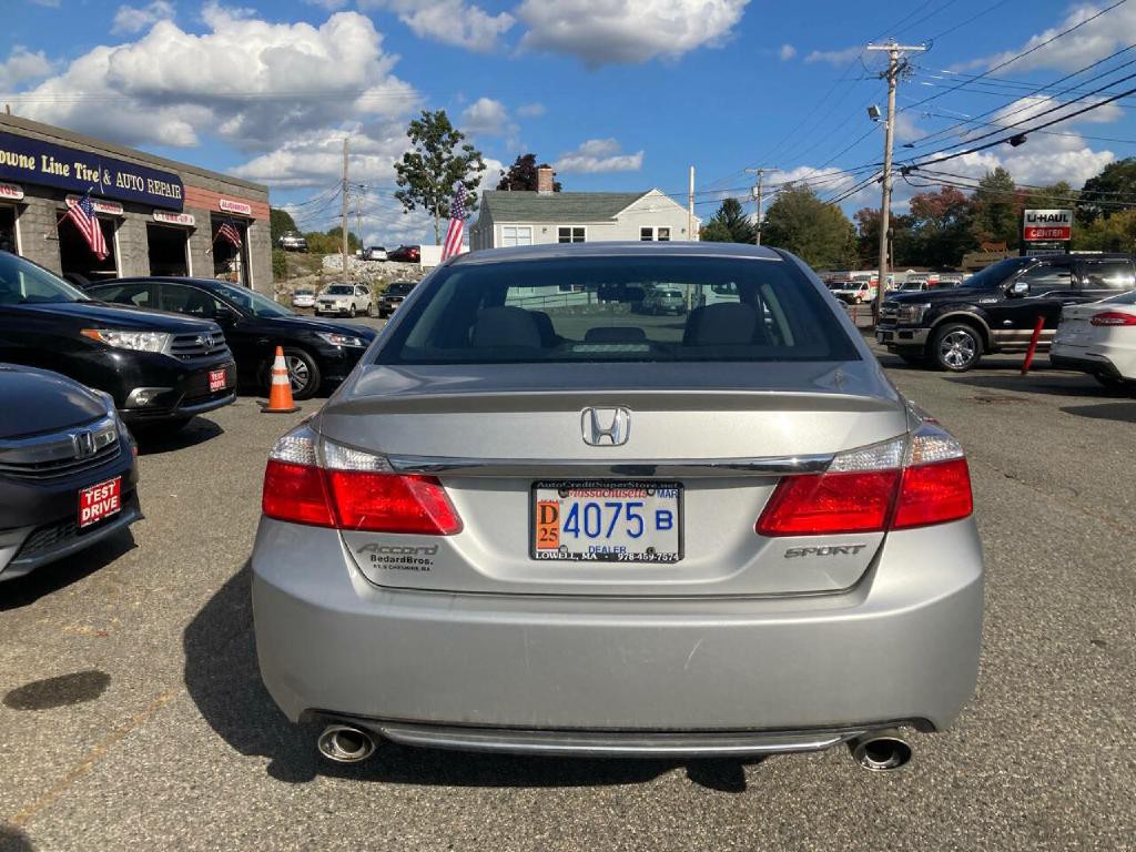 2015 Honda Accord Image 16