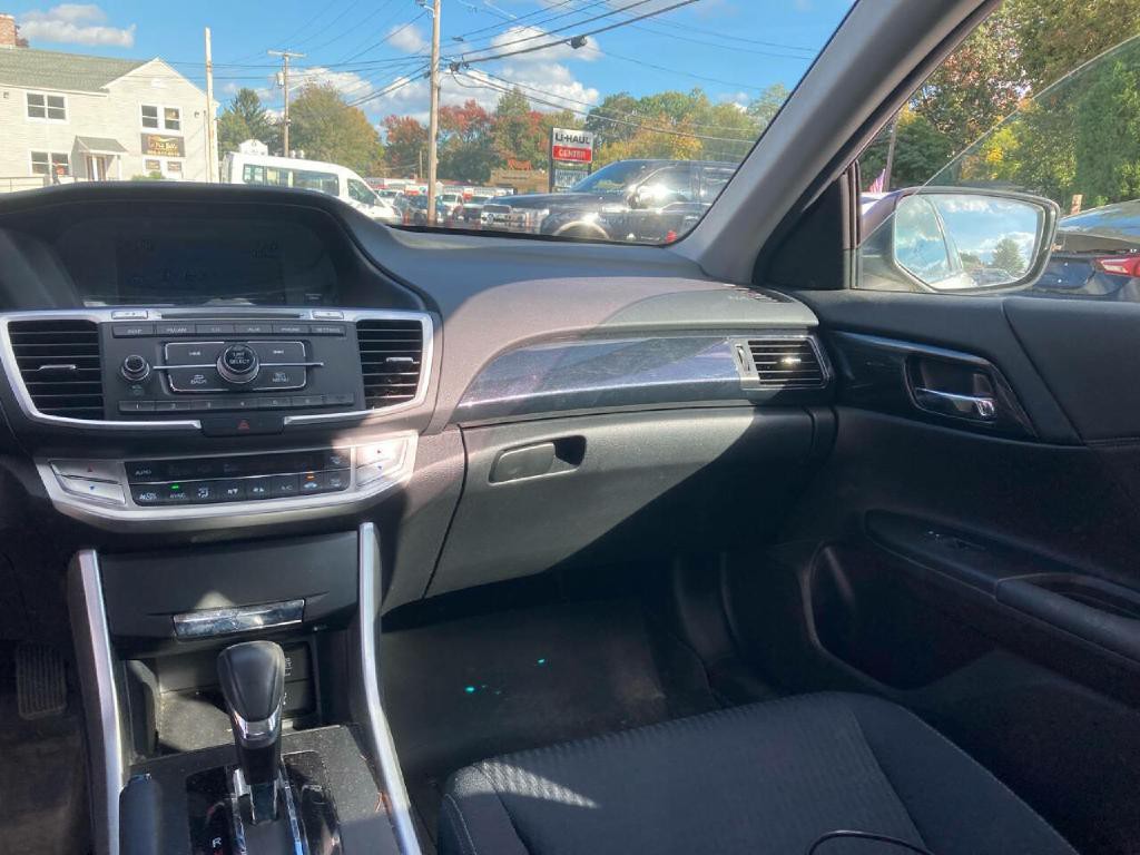 2015 Honda Accord Image 18