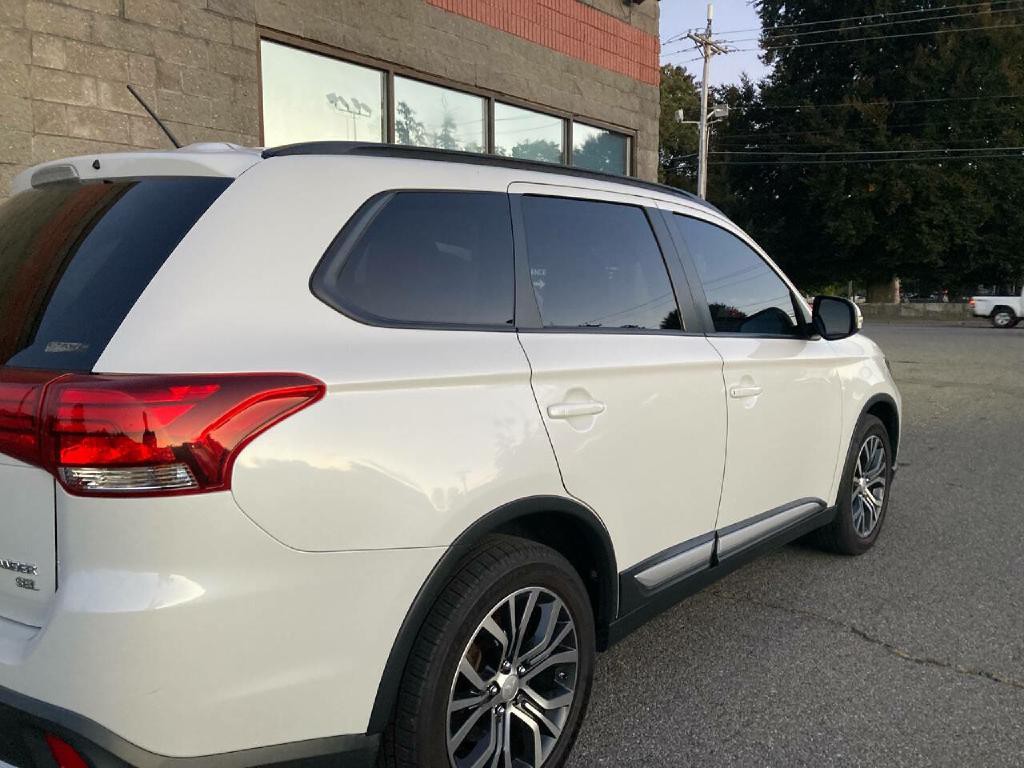 2016 Mitsubishi Outlander Image 6
