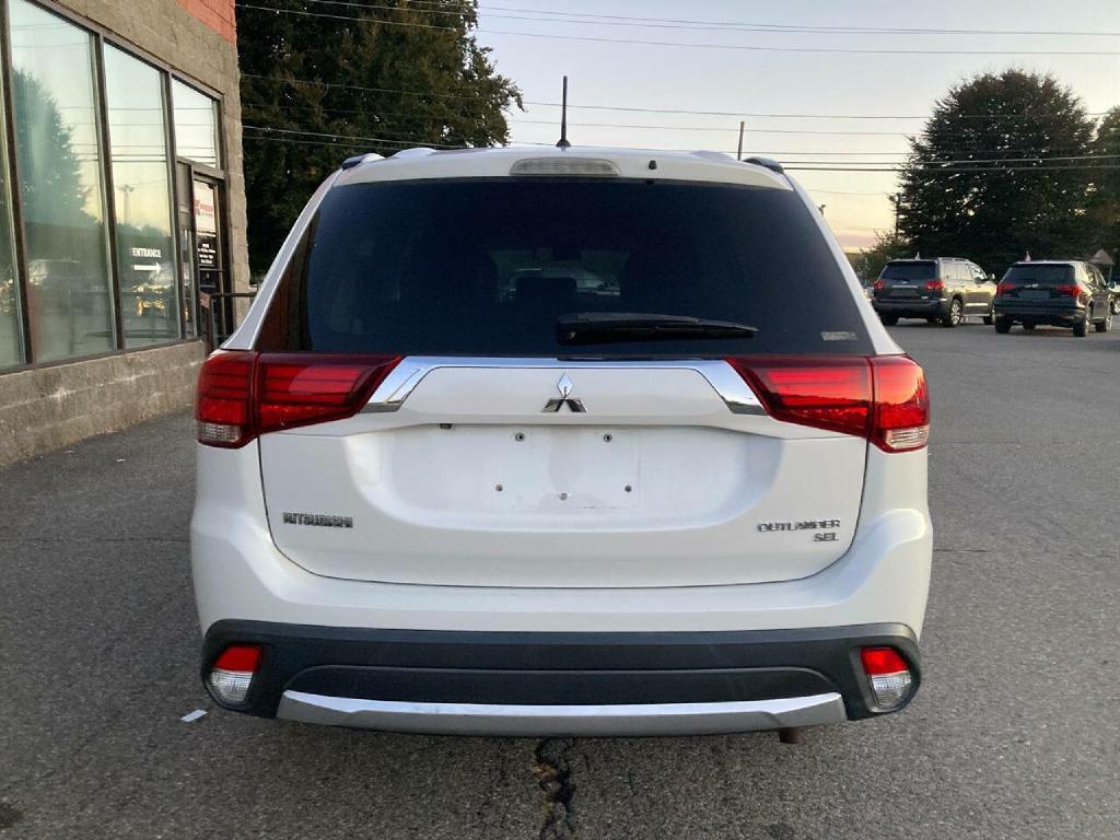 2016 Mitsubishi Outlander Image 7