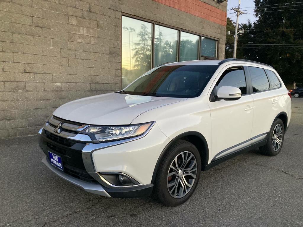 2016 Mitsubishi Outlander Image 16
