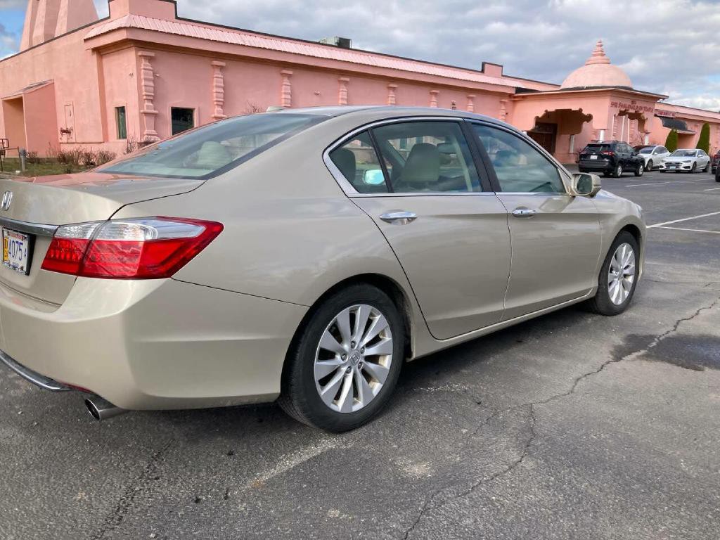 2013 Honda Accord Image 17