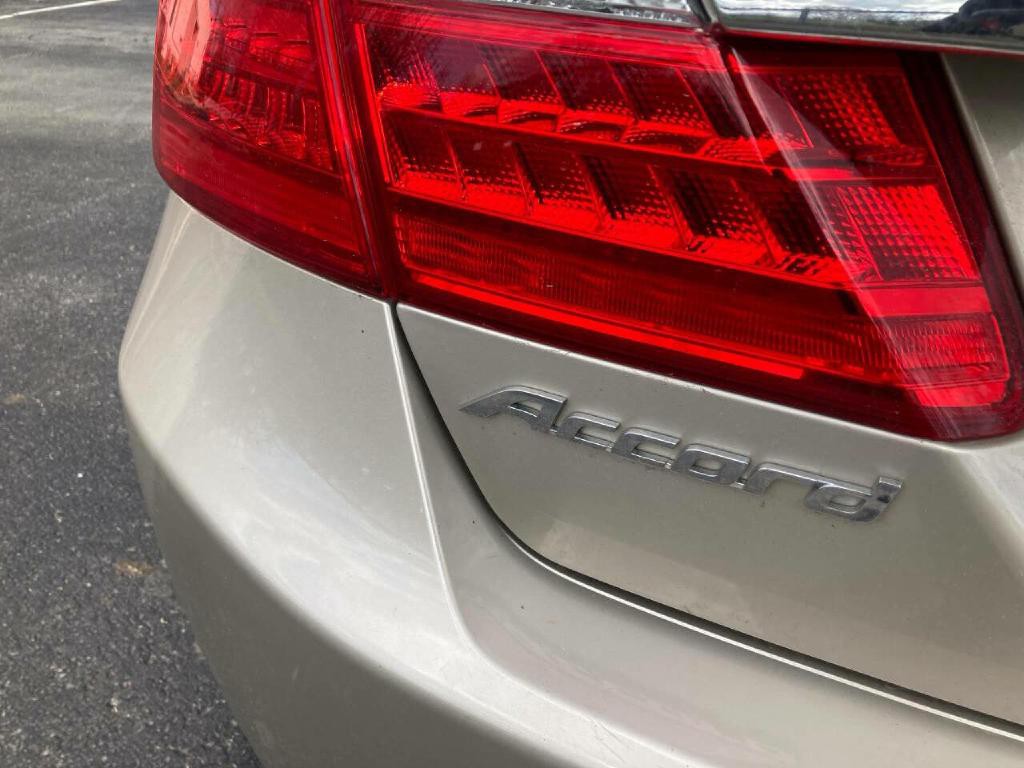 2013 Honda Accord Image 19