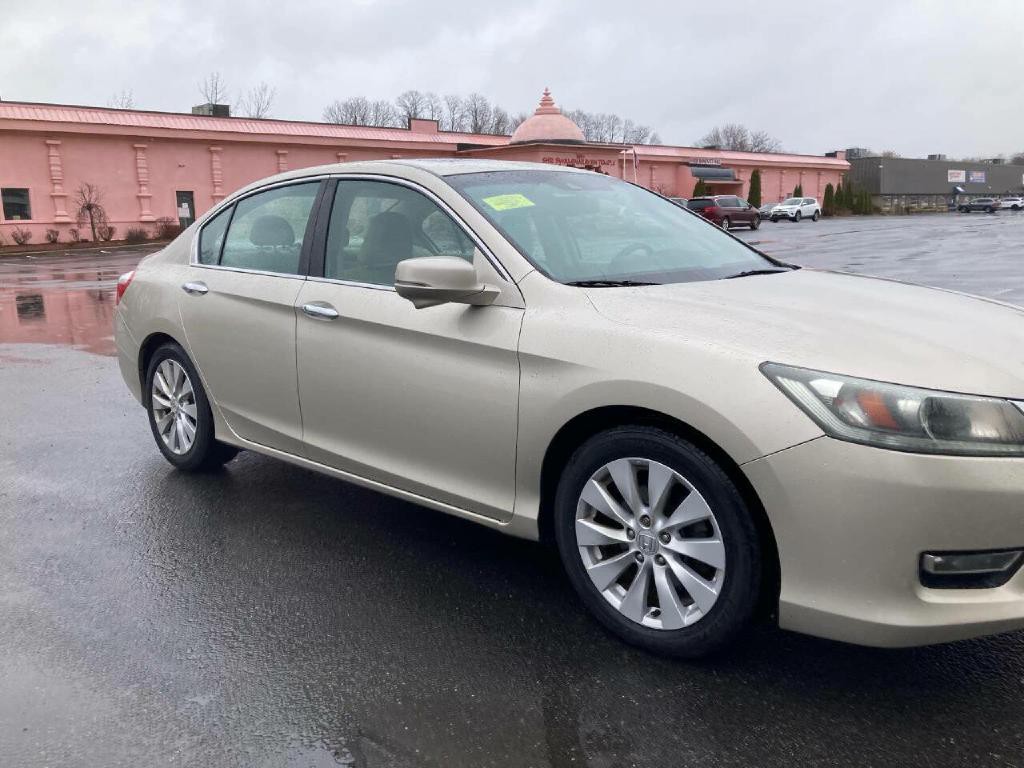 2013 Honda Accord Image 2