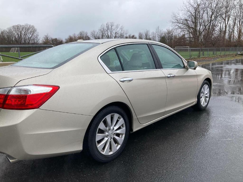 2013 Honda Accord Image 11