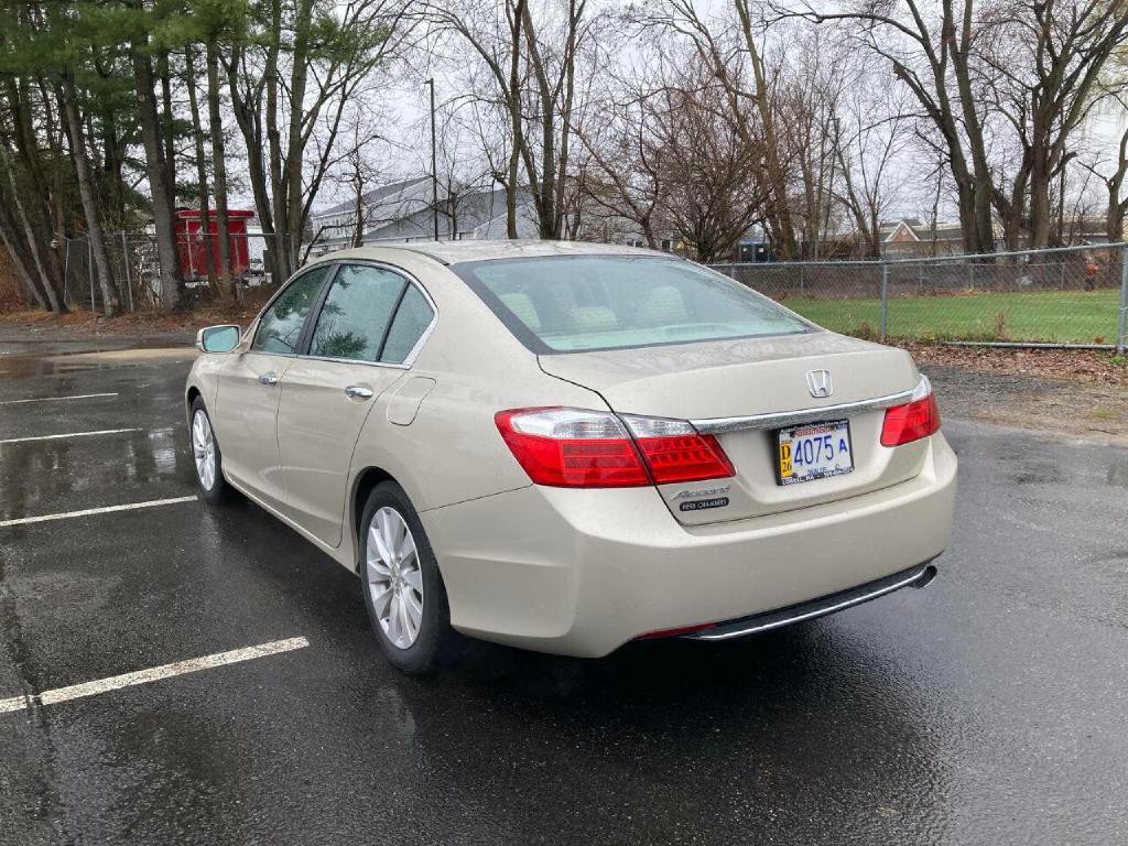 2013 Honda Accord Image 17