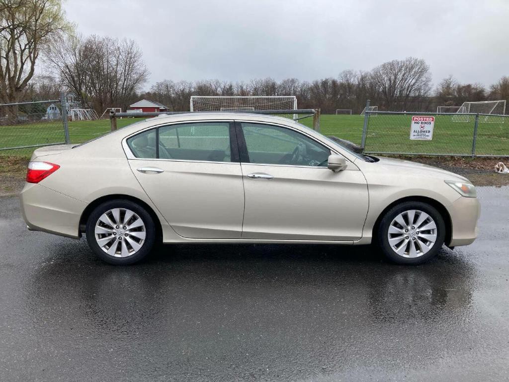 2013 Honda Accord Image 24