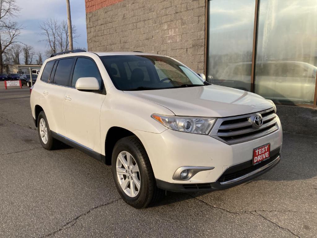 2013 Toyota Highlander Image 2