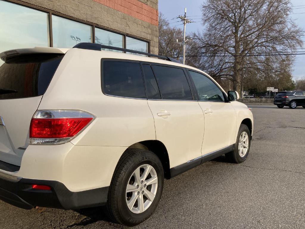 2013 Toyota Highlander Image 8