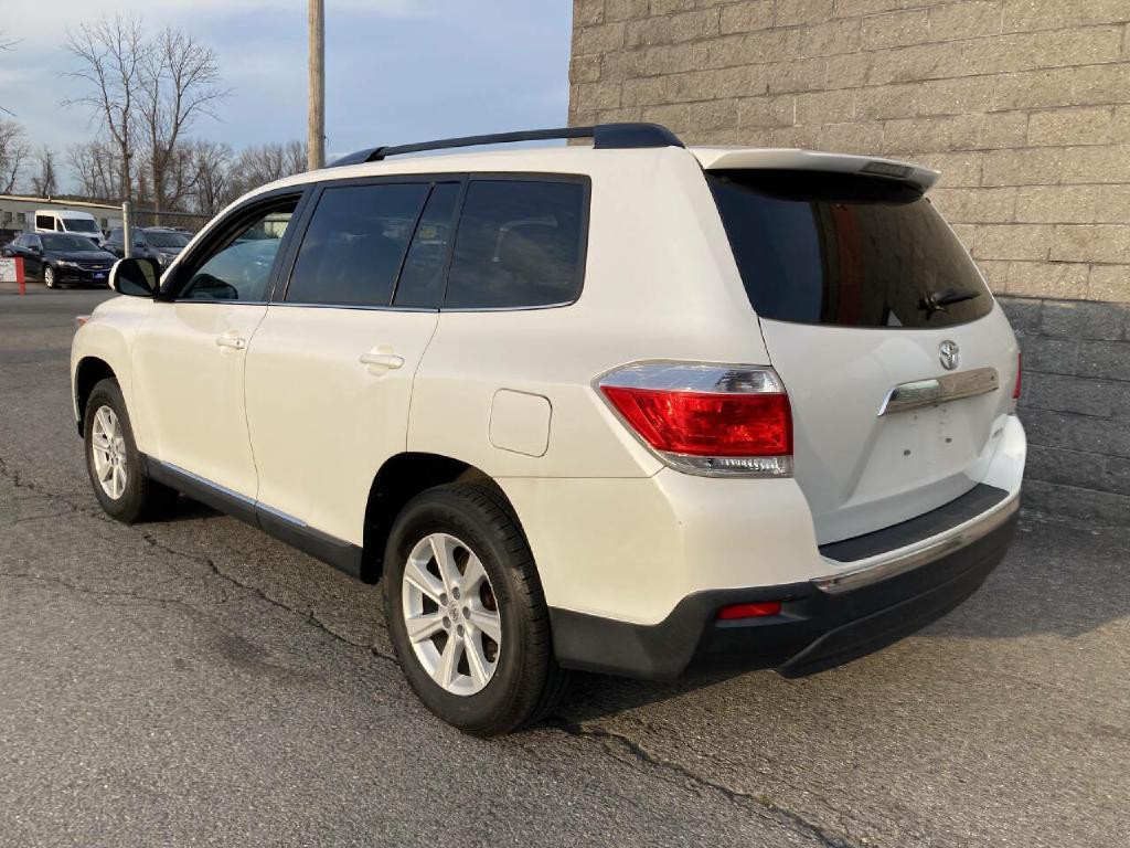 2013 Toyota Highlander Image 18