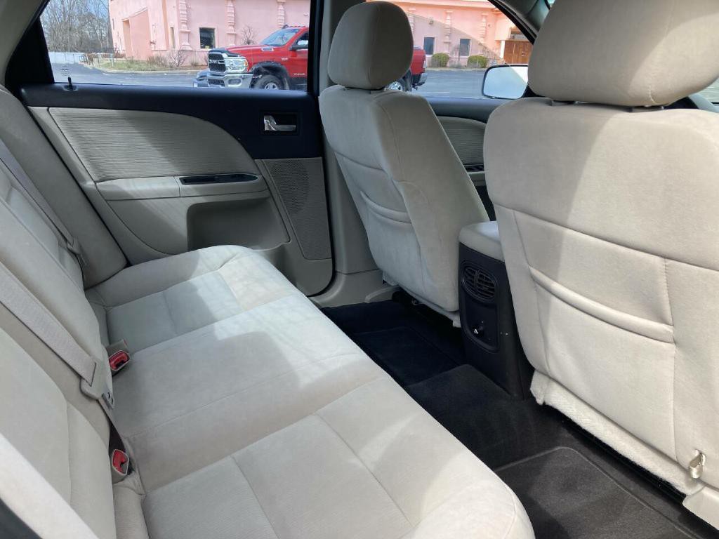 2009 Ford Taurus Image 14