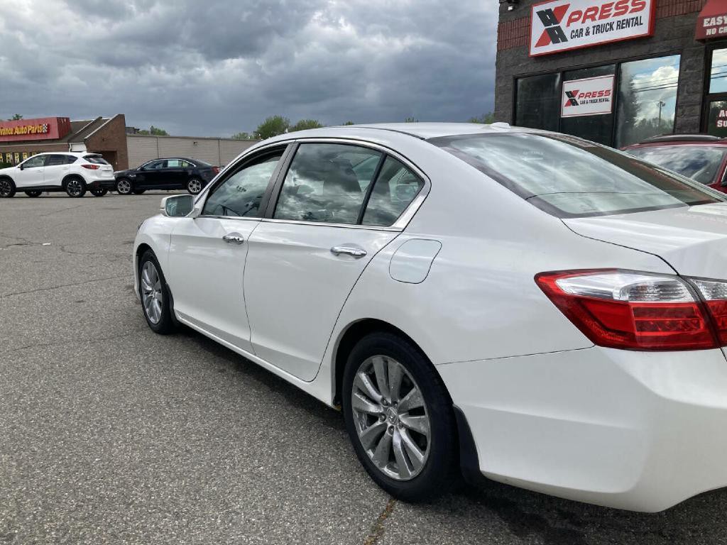 2013 Honda Accord Image 16