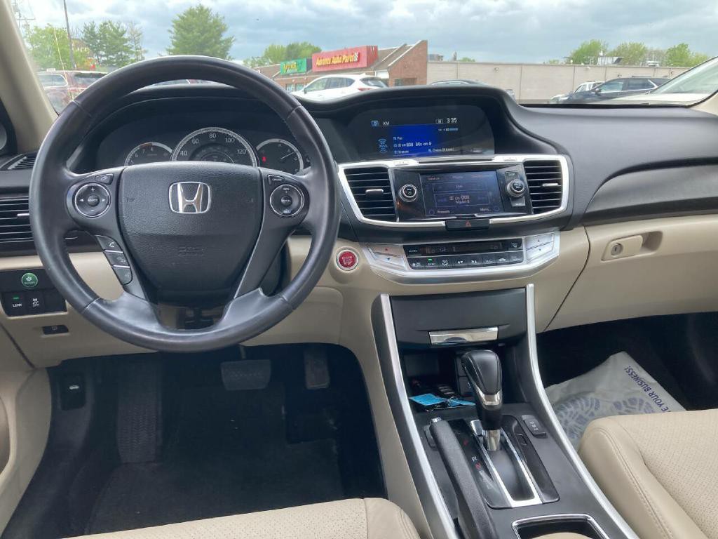2013 Honda Accord Image 17