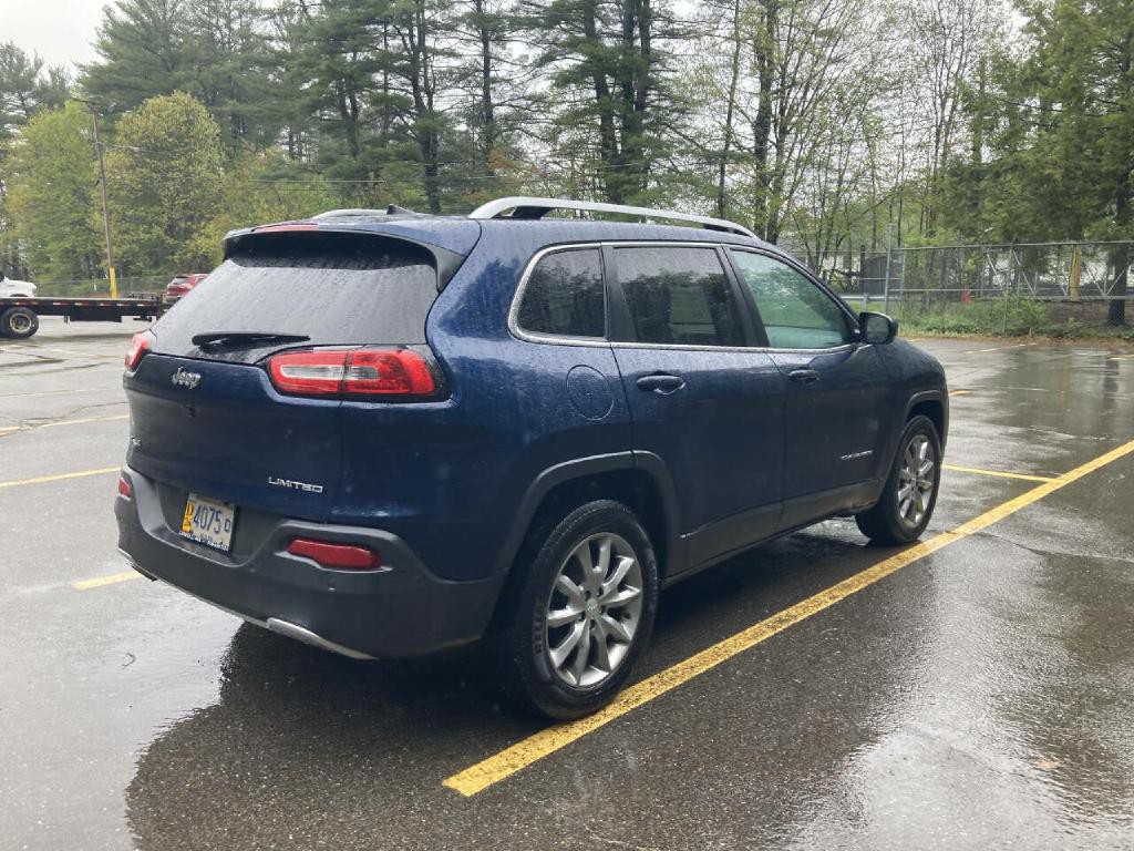 2018 Jeep Cherokee Image 16
