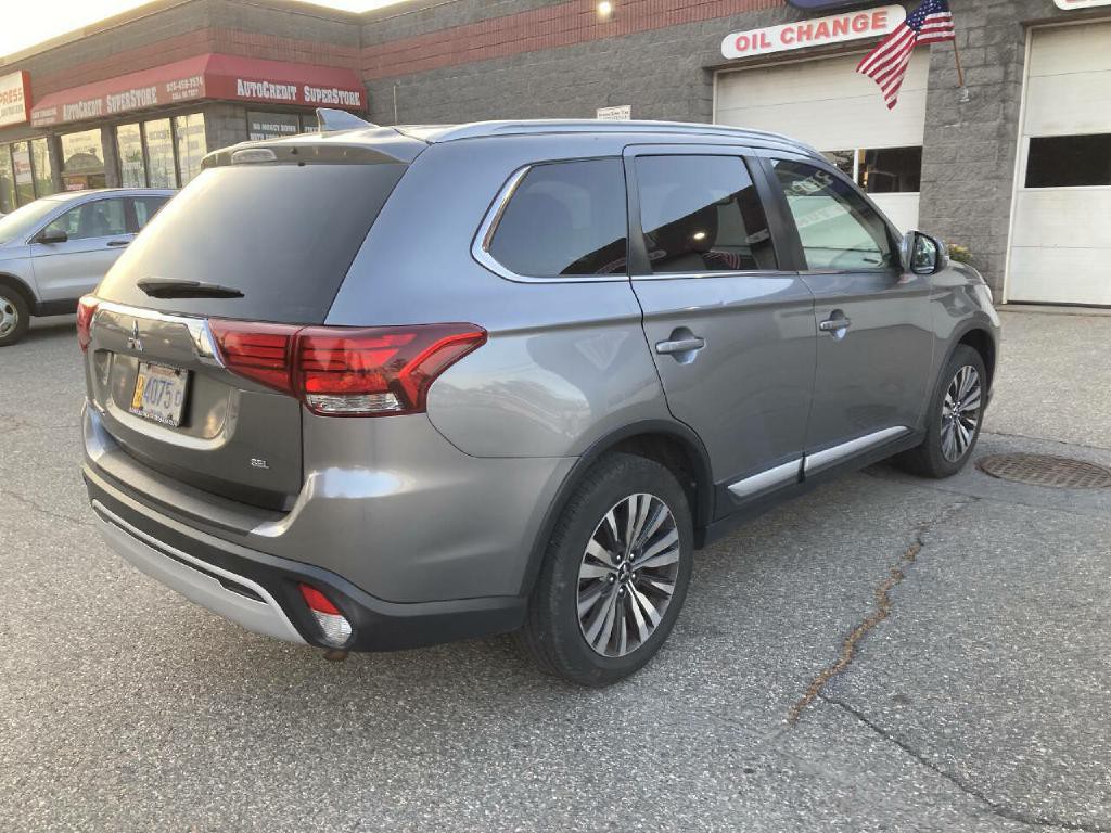 2020 Mitsubishi Outlander Image 6