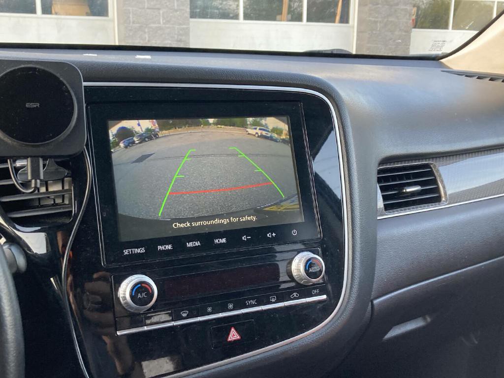 2020 Mitsubishi Outlander Image 10