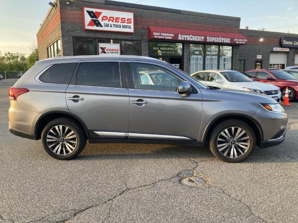 2020 Mitsubishi Outlander Image 16