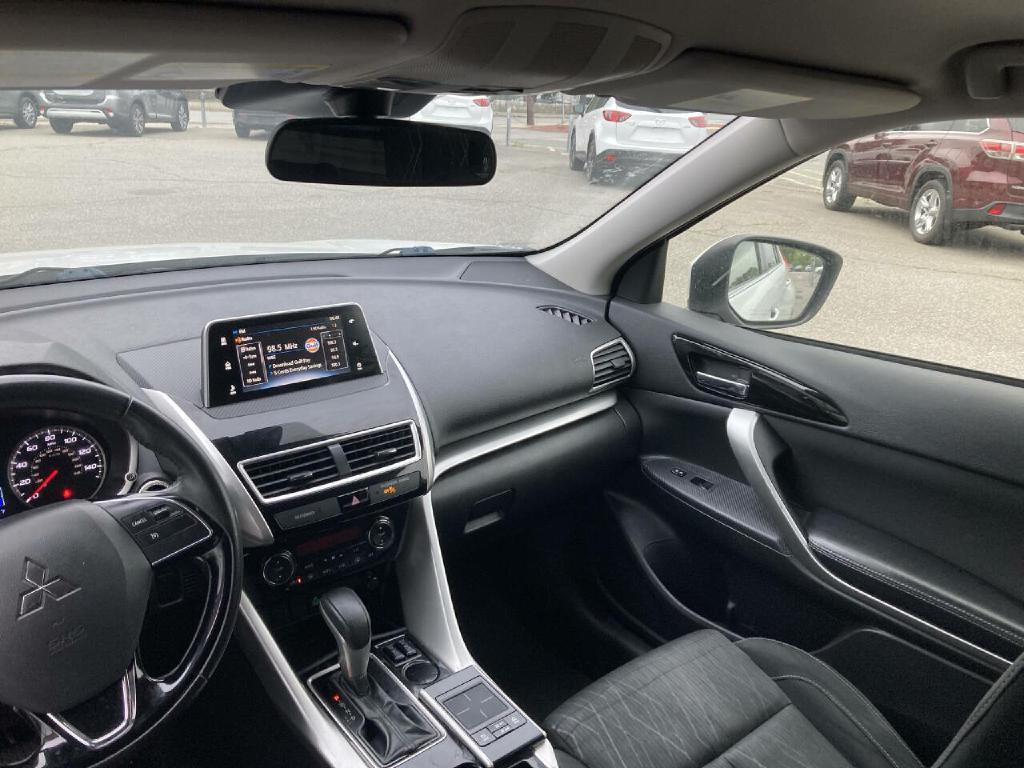 2020 Mitsubishi Eclipse Image 16