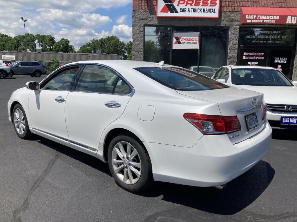 2010 Lexus ES 350 Image 13
