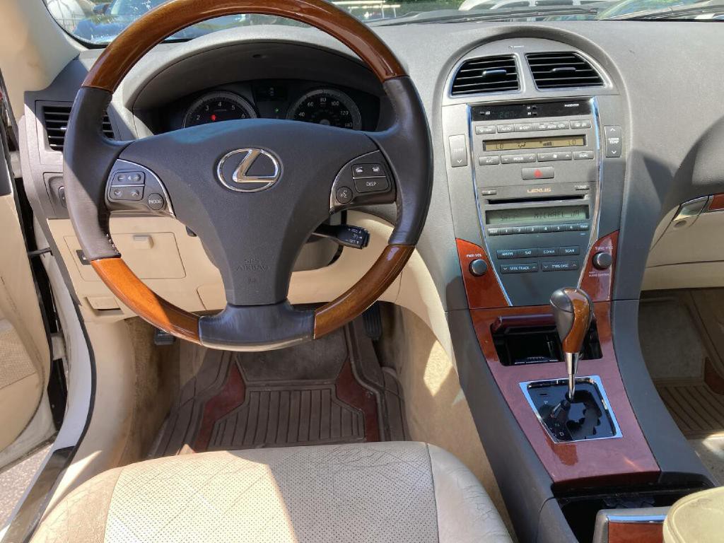 2010 Lexus ES 350 Image 18