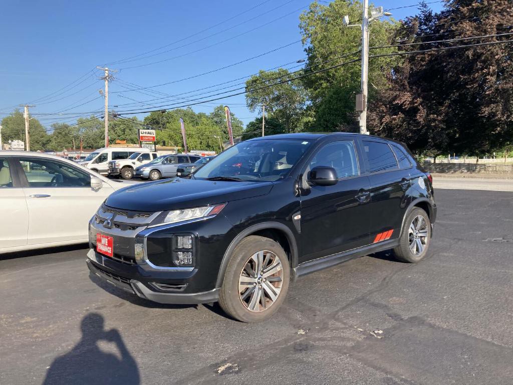 2021 Mitsubishi Outlander Image 2