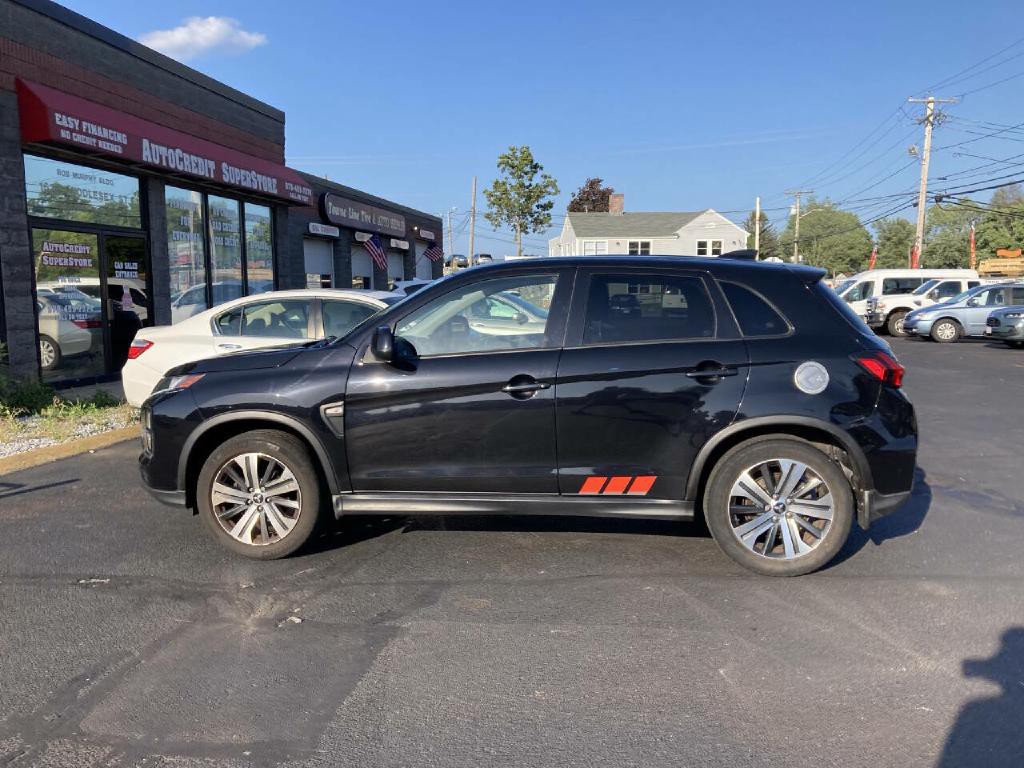 2021 Mitsubishi Outlander Image 3