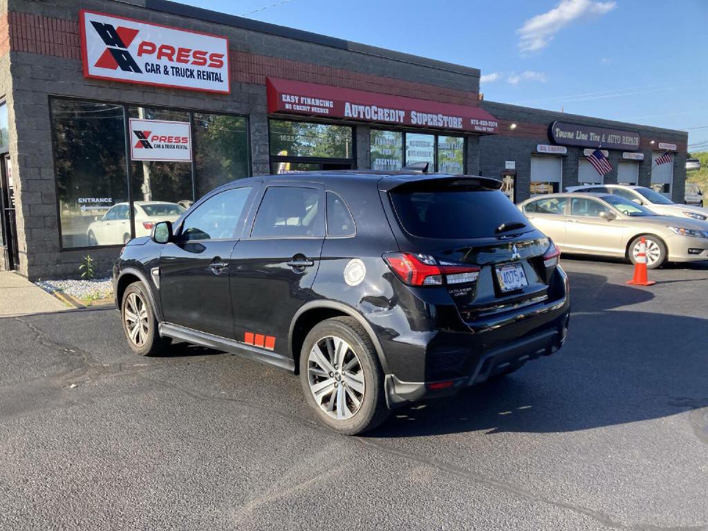 2021 Mitsubishi Outlander Image 5