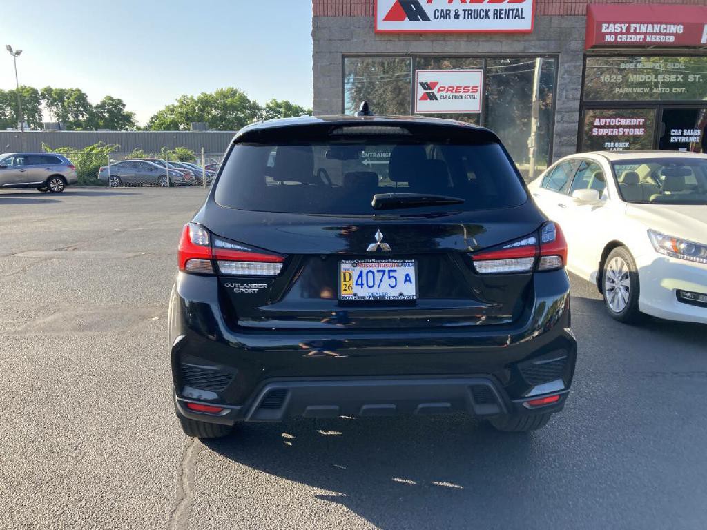 2021 Mitsubishi Outlander Image 6