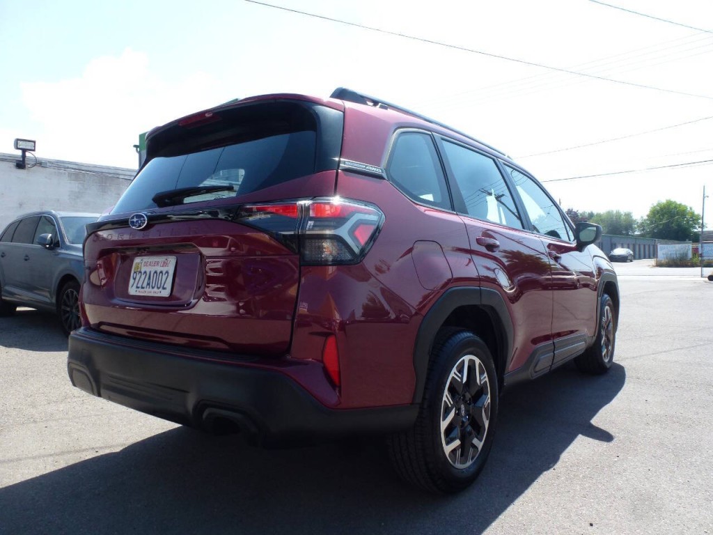 2025 Subaru Forester Image 4