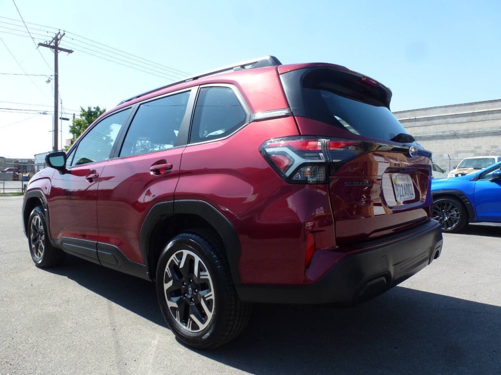 2025 Subaru Forester Image 5